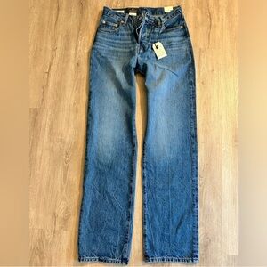 LEVIS 501 90s mid rise Jean, new with tags!!! Size 25 x 32!!